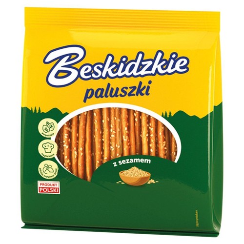 Opakowanie paluszków Beskidzkie z sezamem. Żółto-zielona paczka z okienkiem pokazującym chrupiące paluszki posypane sezamem. Produkt Polski.