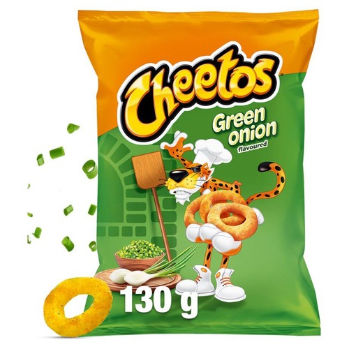 Opakowanie Cheetos o smaku zielonej cebulki, 130 g. Na nim Chester Cheetah kucharz i przekąski w kształcie krążków.