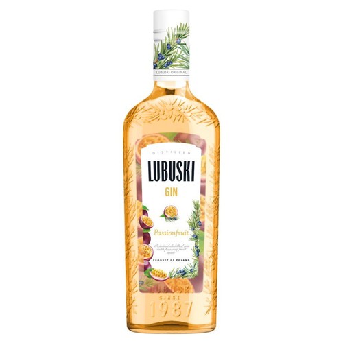 Butelka ginu Lubuski Marakuja z etykietą przedstawiającą przekrojone owoce marakui i gałązki jałowca. Na butelce widoczny wytłoczony wzór. Produkt z Polski, produkowany od 1987 roku.