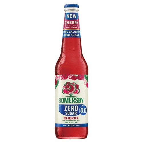Szklana butelka nowego Somersby Cherry 0.0% orzeźwiającego napoju piwnego. Produkt jest bezalkoholowy, zawiera zero kalorii i zero cukru. Na etykiecie widnieje nazwa marki, smak wiśniowy oraz grafiki świeżych wiśni.