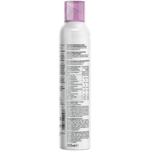 Produkt w białej butelce z atomizerem, zawierający oliwę z oliwek extra virgin 98% z naturalnym aromatem czosnku. Na etykiecie znajdują się szczegółowe dane o produkcie. Butelka o pojemności 200 ml, z fioletową nakrętką.