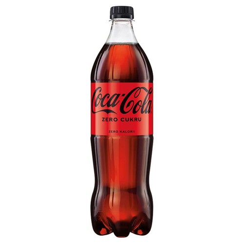Plastikowa butelka napoju Coca-Cola Zero Cukru. Czerwona etykieta z białym logo i czarnym napisem.