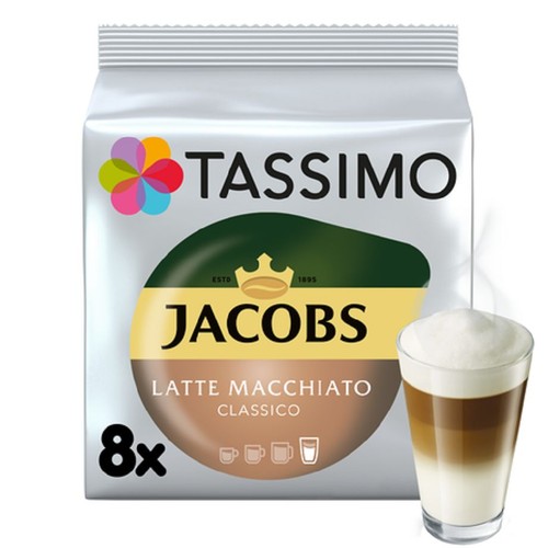 Opakowanie Tassimo Jacobs Latte Macchiato Classico, 8 porcji. Obok szklanka z warstwową kawą latte macchiato.