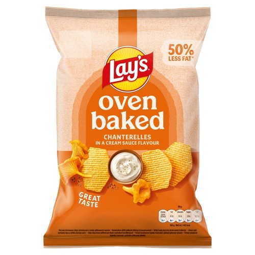 Pomarańczowo-beżowa paczka chipsów Lay's Oven Baked, smak kurki w sosie śmietanowym. Waga 125g. Grafika chipsów i grzybów.