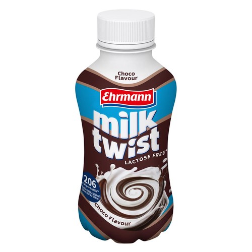 Ehrmann Milk Twist, napój czekoladowy bez laktozy w butelce. Na etykiecie wirujące mleko z czekoladą. 206 kcal.