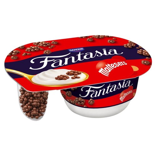Produkt Danone Fantasia Maltesers. Biały jogurt i osobne chrupiące kuleczki czekoladowe w czerwono-granatowym opakowaniu.