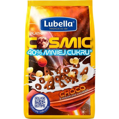 Płatki śniadaniowe Lubella Cosmic Choco & Kosmiczne Kamienie w żółtym opakowaniu. Grafika przedstawia czekoladowe płatki w kształcie rakiet i kółek oraz jasne kulki w mleku. Zawartość cukru jest o 40% mniejsza.