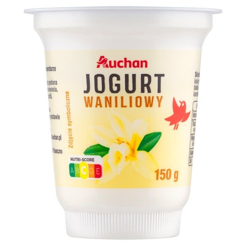 Biały kubek jogurtu waniliowego Auchan, 150 g. Na etykiecie grafika kwiatu wanilii i czerwony ptak.