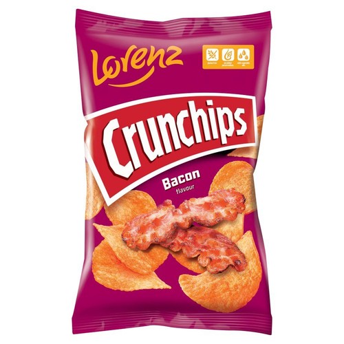 Opakowanie chipsów Lorenz Crunchips Bacon flavour. Fioletowa paczka z grafiką chipsów i smażonego bekonu.