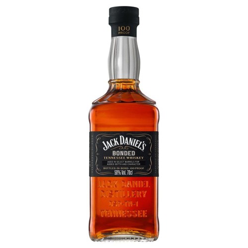 Butelka Jack Daniel's Bonded Tennessee Whiskey o pojemności 700 ml. Zawiera 50% alkoholu i jest oznaczona jako 100 Proof. Whiskey dojrzewała w wyselekcjonowanych beczkach dla głębi smaku i charakteru.