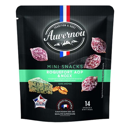 Opakowanie Auvernou Mini Snacks, sucha kiełbasa z serem Roquefort AOP i orzechami włoskimi. Wyprodukowano we Francji.