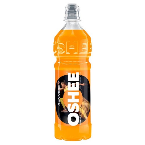 Napój izotoniczny OSHEE w przezroczystej butelce. Etykieta z napisem "FOR RUNNERS" i "ORANGE FLAVOR".