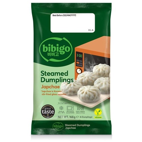 Produkt w opakowaniu, częściowo zasłonięty zielonymi pasami. Widoczna marka "bibigo" i fragment daty ważności.