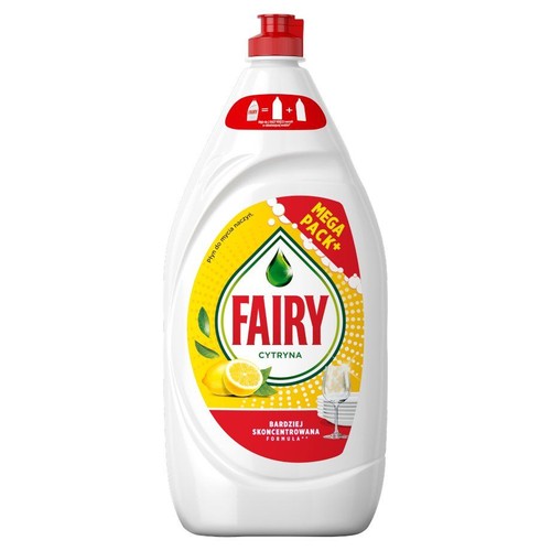 Biała butelka płynu do mycia naczyń Fairy Cytryna z czerwoną nakrętką. Na etykiecie cytryny i stos naczyń.