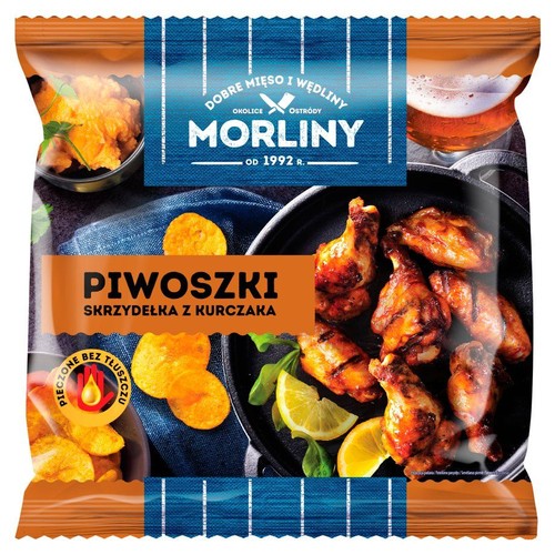 Opakowanie Morliny Piwoszki Skrzydełka z Kurczaka. Widoczne pieczone skrzydełka, chipsy i piwo.