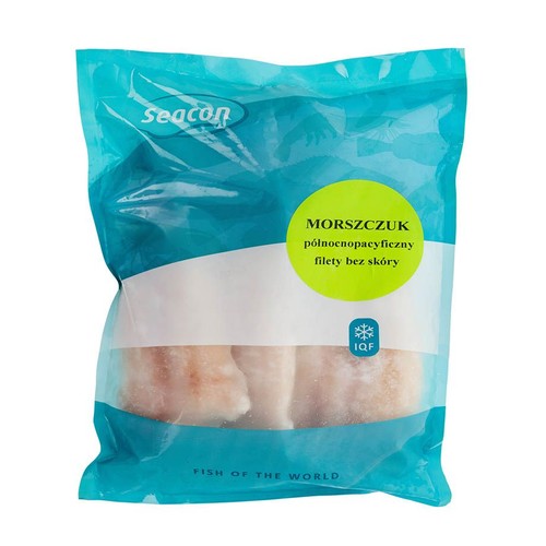 Mrożone filety z morszczuka północnopacyficznego bez skóry w niebieskim opakowaniu Seacon. Produkt jest częściowo widoczny.