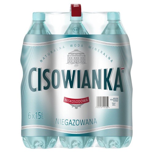 Zgrzewka sześciu przezroczystych butelek wody mineralnej Cisowianka Niegazowana, każda o pojemności 1.5 litra. Na etykiecie widnieje nazwa produktu, informacja "Niskosodowa" w czerwonym owalu oraz rysunek zabytkowego budynku.