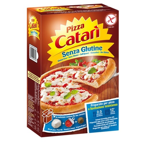 Brązowe opakowanie mieszanki do pizzy Catari Bezglutenowa. Na froncie duży napis "Pizza Catari Senza Glutine" i zdjęcie gotowej pizzy z serem, sosem pomidorowym i bazylią. Produkt do przygotowania w 12 minut dla 2-3 osób.