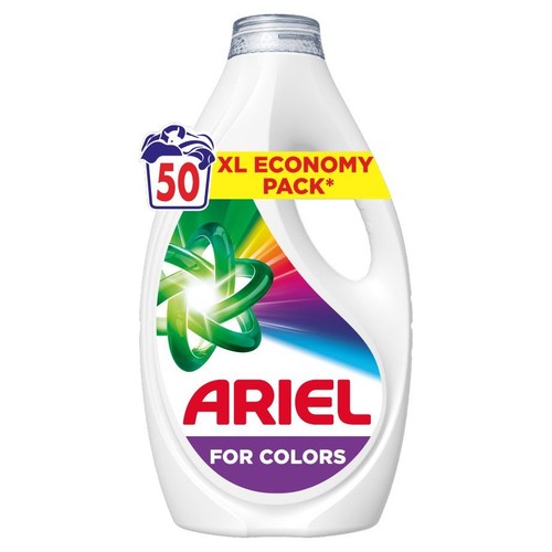 Biała butelka płynu do prania Ariel For Colors, z zielonymi pierścieniami i tęczowym tłem. Etykieta "50 XL ECONOMY PACK".