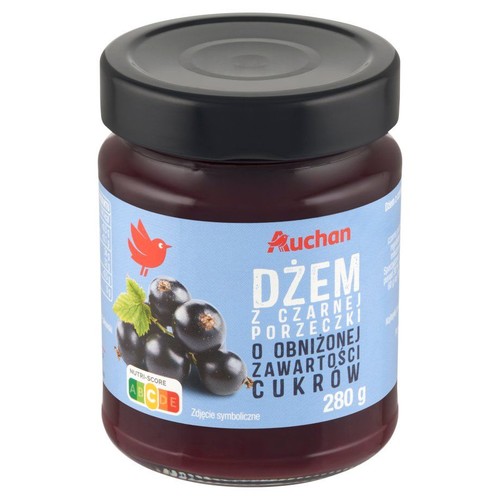 Słoik dżemu Auchan z czarnej porzeczki o obniżonej zawartości cukru, 280 g. Na etykiecie grafika porzeczek.