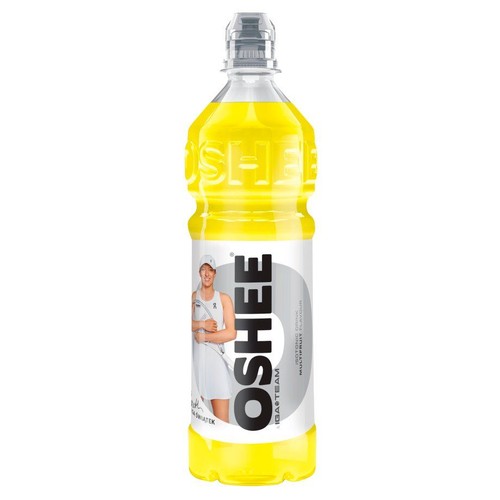 Napój OSHEE Isotonic Drink, smak wieloowocowy. Na etykiecie wizerunek tenisistki Igi Świątek.