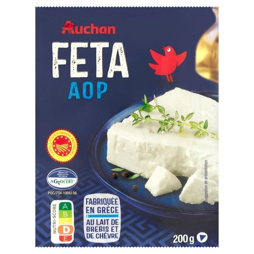 Opakowanie sera feta Auchan AOP, 200g. Wyprodukowano w Grecji z mleka owczego i koziego. Na opakowaniu ser z tymiankiem.