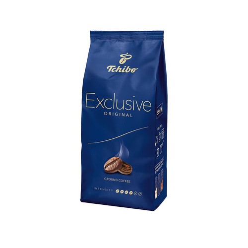 Opakowanie kawy mielonej Tchibo Exclusive Original. Granatowa torebka z grafiką ziaren kawy. Waga 500g. Intensywność 3 na 6.