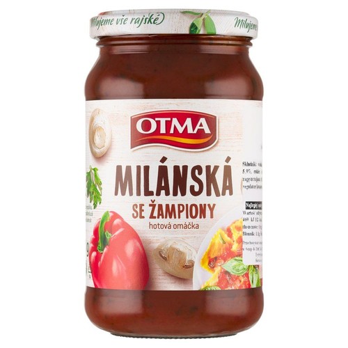 Słoik gotowego sosu OTMA Milanese z pieczarkami. Na białej etykiecie widoczne są grafiki czerwonej papryki, świeżych pieczarek oraz talerza z daniem makaronowym z sosem i bazylią. Wieczko z napisem "Milujeme vše rajské".