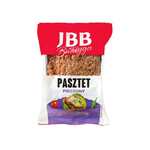 Opakowanie pasztetu pieczonego JBB Bałdyga. Widoczny brązowy pasztet o sypkiej konsystencji. Na etykiecie napis "PASZTET PIECZONY".