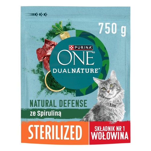Opakowanie karmy Purina ONE DualNature Sterilized z wołowiną, 750 g. Widoczne składniki i kot.