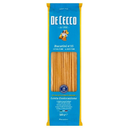 Opakowanie makaronu De Cecco Bucatini n°15 o wadze 500 g. To włoski makaron z semoliny z pszenicy durum, suszony powoli przez 18 godzin. Wyprodukowany z najlepszych ziaren i formowany przez matryce z brązu. Czas gotowania al dente to 9 minut.