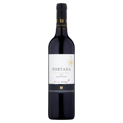 Elegancka butelka wina Portada, Vinho Regional Lisboa, rocznik 2017. Jest to wino półsłodkie. Na etykiecie znajduje się złota grafika róży wiatrów. Producentem jest DFJ Vinhos z Nowej Portugalii.