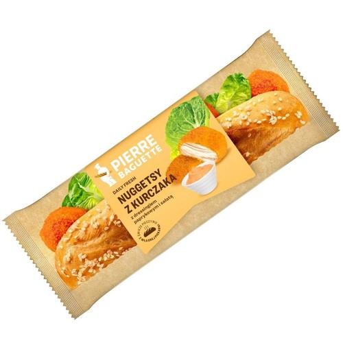 Produkt Pierre Baguette "Nuggetsy z kurczaka z dressingiem paprykowym i sałatą". Opakowanie w kolorze brązowym z nadrukiem. Widoczne są: pieczywo, kawałki kurczaka w panierce, sos w pojemniku i zielone liście sałaty.