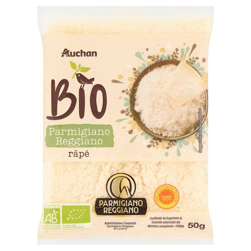 Tarty ser Parmigiano Reggiano BIO marki Auchan, 50g. Przezroczyste opakowanie z grafiką.
