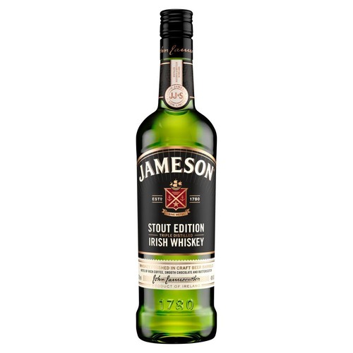 Butelka irlandzkiej whiskey Jameson Stout Edition. Ma zielone szkło i czarną etykietę z białym logo Jameson oraz informacją o potrójnej destylacji. Na etykiecie widnieje rok założenia 1780.