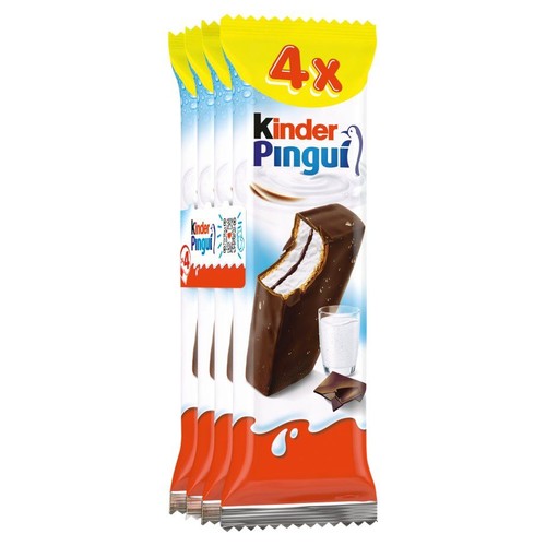 Opakowanie 4 batonów Kinder Pingui. Baton czekoladowy z mlecznym nadzieniem, widoczny przekrój. Obok szklanka mleka.