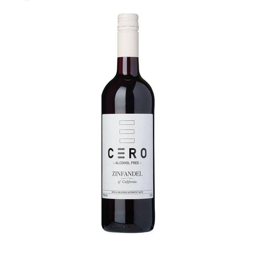 Butelka wina CERO Zinfandel, bezalkoholowe, 750 ml. Na białej etykiecie widnieje nazwa "CERO" i "Zinfandel of California". Produkt reklamowany jako posiadający pyszny, autentyczny smak. Biała zakrętka.