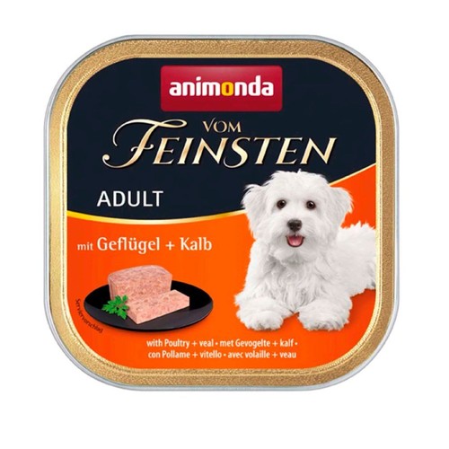 Opakowanie karmy Animonda Vom Feinsten dla dorosłych psów. Produkt z drobiem i cielęciną. Etykieta przedstawia białego, radosnego szczeniaka oraz sugerowaną porcję karmy w postaci dwóch kawałków pasztetu na talerzyku.