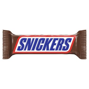 Baton nugatowy z orzechami ziemnymi i karmelem w czekoladzie Snickers 50 g