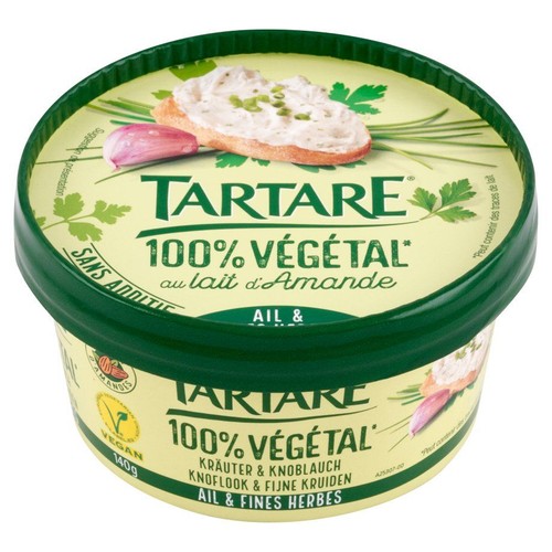 Wegański TARTARE z czosnkiem i ziołami, 140g. Produkt bez dodatków, na bazie mleka migdałowego. Na wieczku pieczywo z pastą.