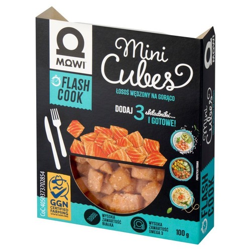 Pudełko Mowi Mini Cubes, łosoś wędzony na gorąco, 100 g. Na czarnym tle nazwa produktu i informacja "DODAJ 3 składniki... I GOTOWE!". Widoczne okienko z kawałkami łososia. Produkt z certyfikatem GGN, bogaty w białko i Omega 3.