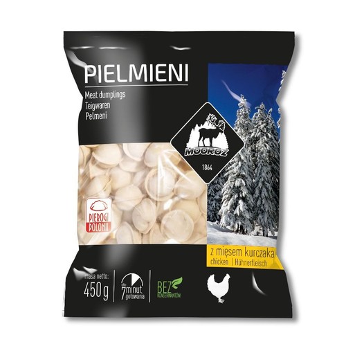 Opakowanie pielmieni z kurczakiem marki Mooroz 450g. Na czarnym tle widoczne pierożki przez folię oraz zimowy krajobraz z choinkami.