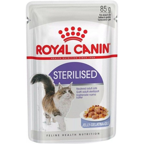 Opakowanie karmy Royal Canin Sterilised dla sterylizowanych kotów, 85 g. Saszetka z grafiką kota i jedzenia w galaretce.