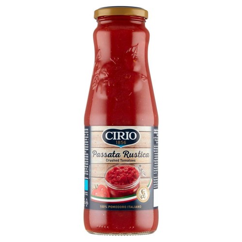 Szklana butelka przecieru pomidorowego Cirio Passata Rustica, 100% włoskie pomidory. Złota zakrętka.
