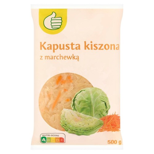 Biała torebka kapusty kiszonej z marchewką o wadze 500 g. Na opakowaniu znajduje się grafika przedstawiająca poszatkowaną kapustę kiszoną z marchewką, całą główkę kapusty oraz ćwiartkę kapusty i startą marchew.