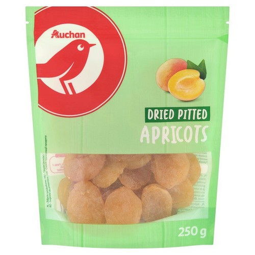 Zielona torebka Auchan z suszonymi morelami bez pestek. Widoczne morele przez okienko. Waga 250 g.