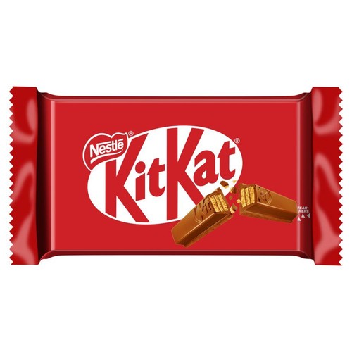 Czerwone opakowanie batona KitKat z białym logo Nestle w lewym górnym rogu i dużym napisem KitKat na środku. Na opakowaniu widoczna grafika przełamanego na pół batona czekoladowego, ukazująca warstwy wafla.
