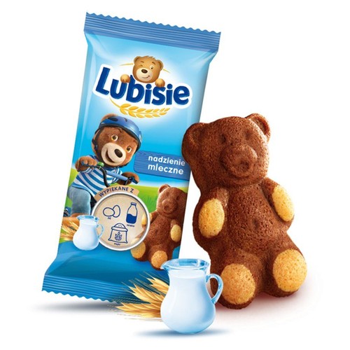 Ciastko Lubisie z nadzieniem mlecznym obok niebieskiego opakowania. Na opakowaniu miś na rowerze i składniki.