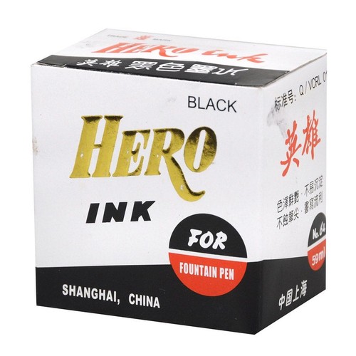 Opakowanie czarnego atramentu Hero Ink o pojemności 59ml, model No. 64. Produkt jest przeznaczony do piór wiecznych, ma jasny kolor i nie zatyka stalówki, zapewniając płynne pisanie.