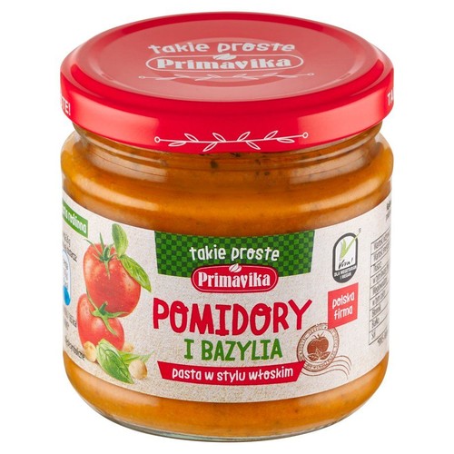 Produkt Primavika "takie proste" Pomidory i Bazylia, pasta w stylu włoskim, w przezroczystym słoiku z czerwoną zakrętką. Na etykiecie widnieje informacja, że to produkt polskiej firmy, przeznaczony dla wegetarian i wegan.